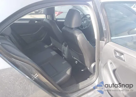 2017 Volkswagen Jetta 1.4T Se z USA, uszkodzony, nr VIN 3VWDB7AJ3HM331673